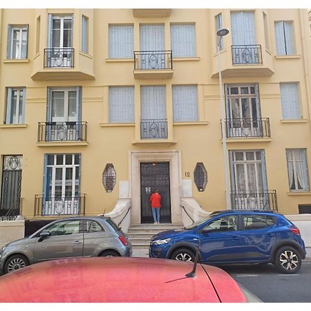 Extraordinaire Grand Studio Au Centre 6 Minutes A Pied De La Plage Et L'Hotel Negresco Nice Bagian luar foto