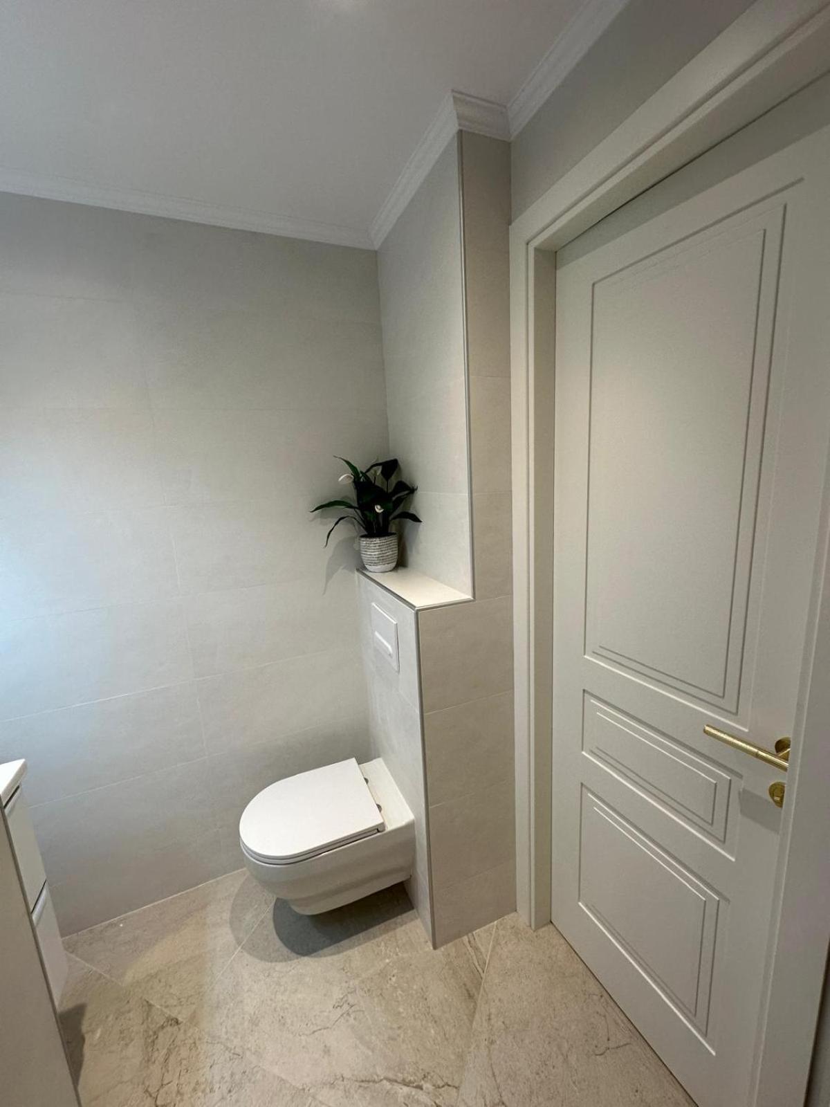 Extraordinaire Grand Studio Au Centre 6 Minutes A Pied De La Plage Et L'Hotel Negresco Nice Bagian luar foto