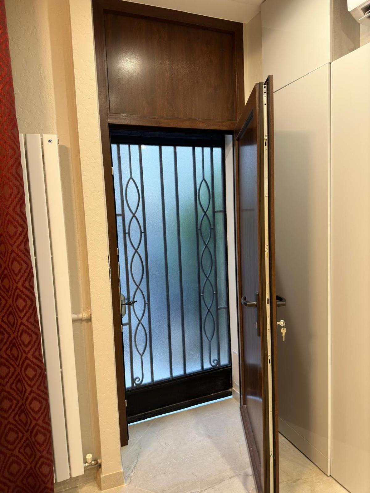 Extraordinaire Grand Studio Au Centre 6 Minutes A Pied De La Plage Et L'Hotel Negresco Nice Bagian luar foto