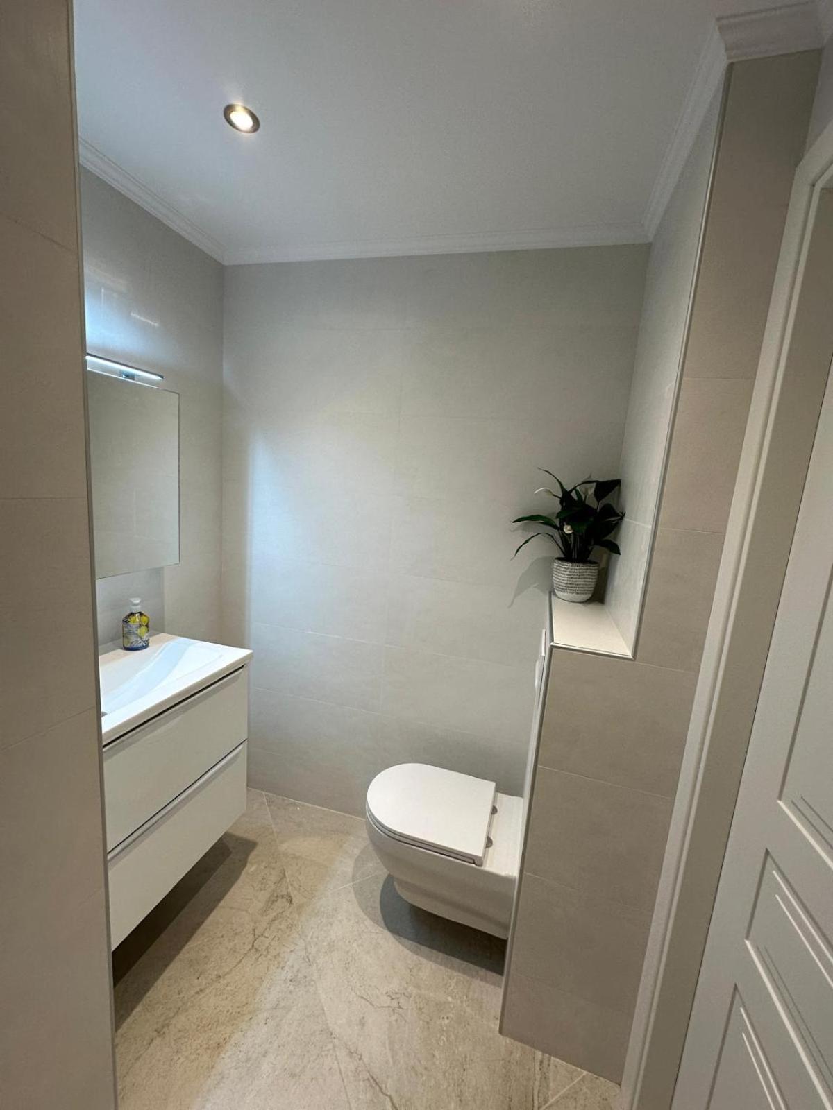 Extraordinaire Grand Studio Au Centre 6 Minutes A Pied De La Plage Et L'Hotel Negresco Nice Bagian luar foto