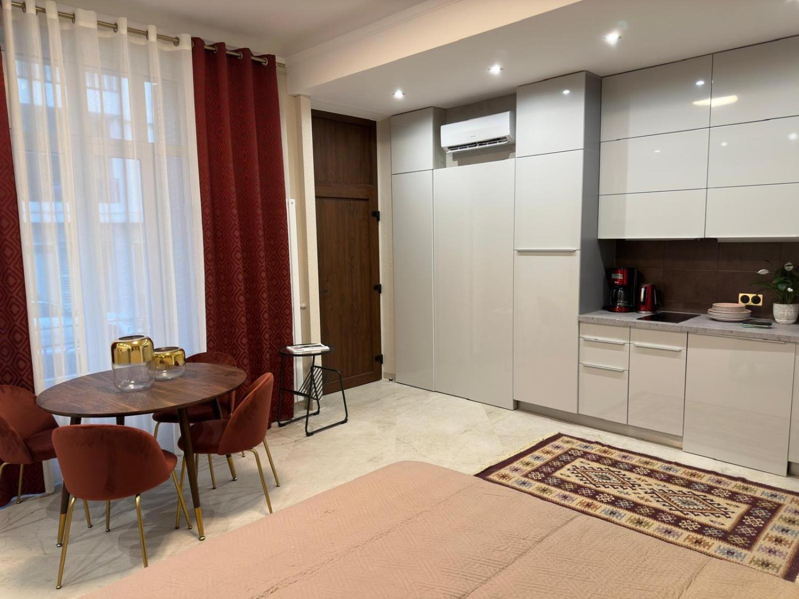 Extraordinaire Grand Studio Au Centre 6 Minutes A Pied De La Plage Et L'Hotel Negresco Nice Bagian luar foto