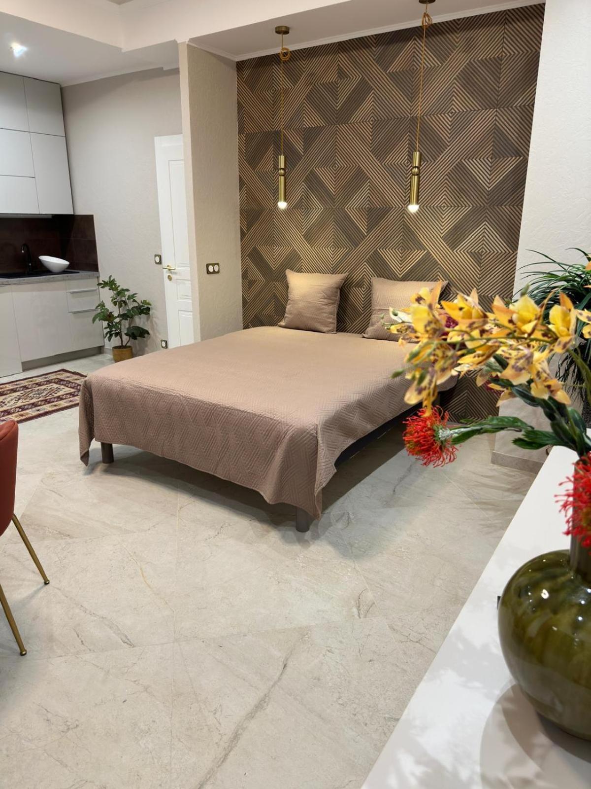 Extraordinaire Grand Studio Au Centre 6 Minutes A Pied De La Plage Et L'Hotel Negresco Nice Bagian luar foto